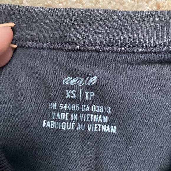 Aerie long sleeve - Picture 2 of 2